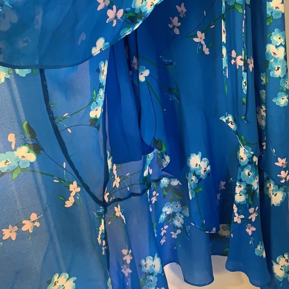 Floral High-Low Wrap Dress - Picture 4 of 11